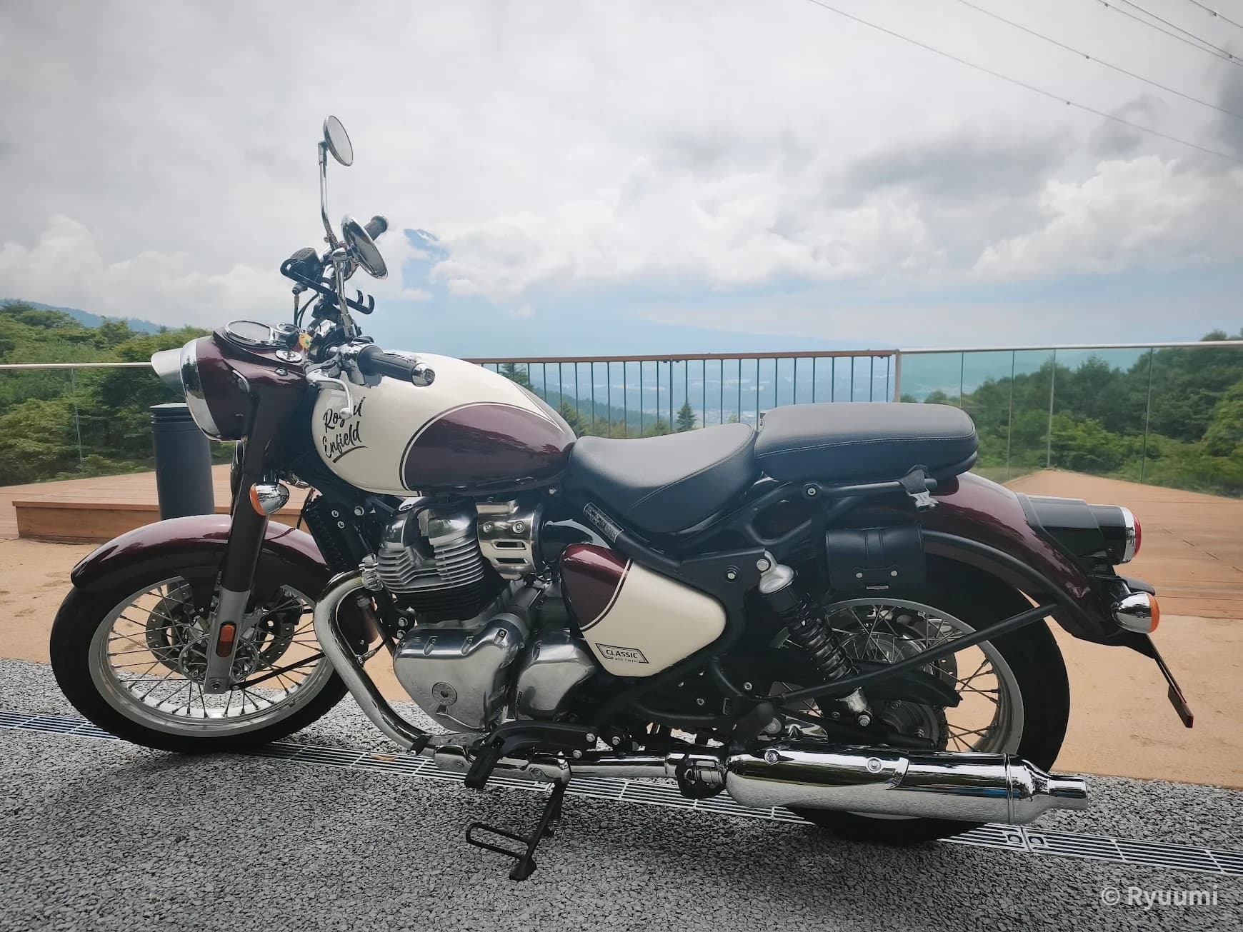 Early Summer Lake Yamanaka Touring on a Classic 650! Enjoying the Breathtaking Nijumagari Pass and an Exquisite 1-Pound Steak